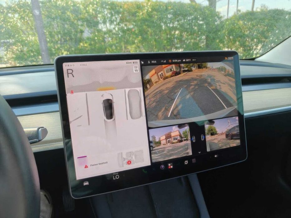 Tesla Model 3 Long Range      2022