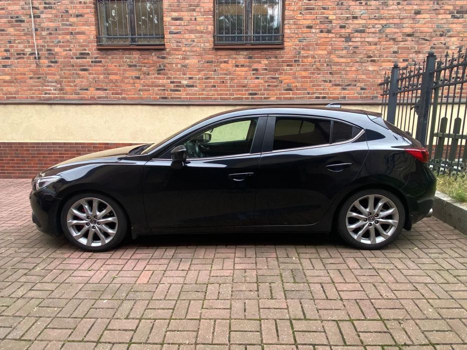 Mazda 3 Drugi właściciel. Stan dobry. Bardzo dobre wyposażenie.