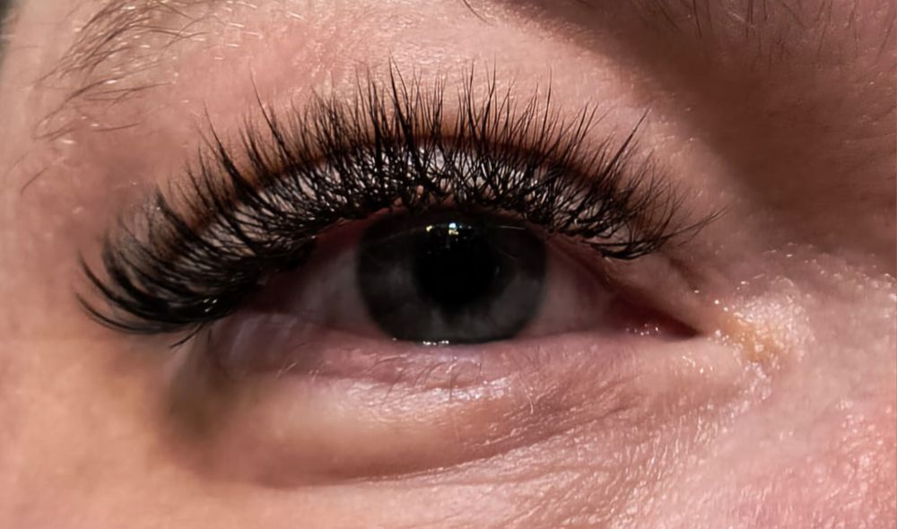 Przedłużanie, stylizacja rzęs