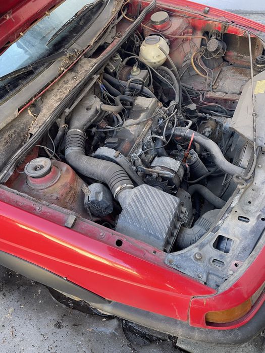 Продам авто , на ходу, стоит 4 года !