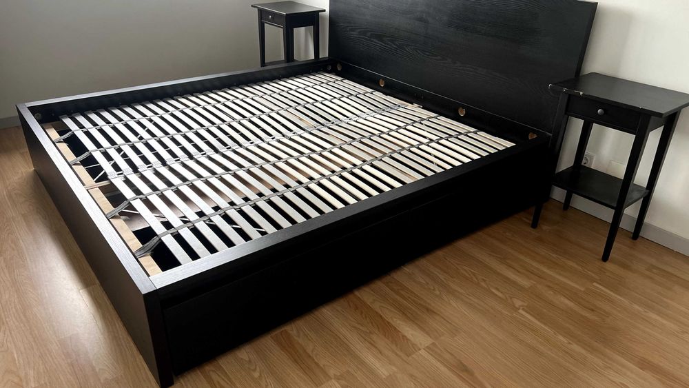 Cama Malm 180x200 + 2 Mesas Cabeceira Hemnes