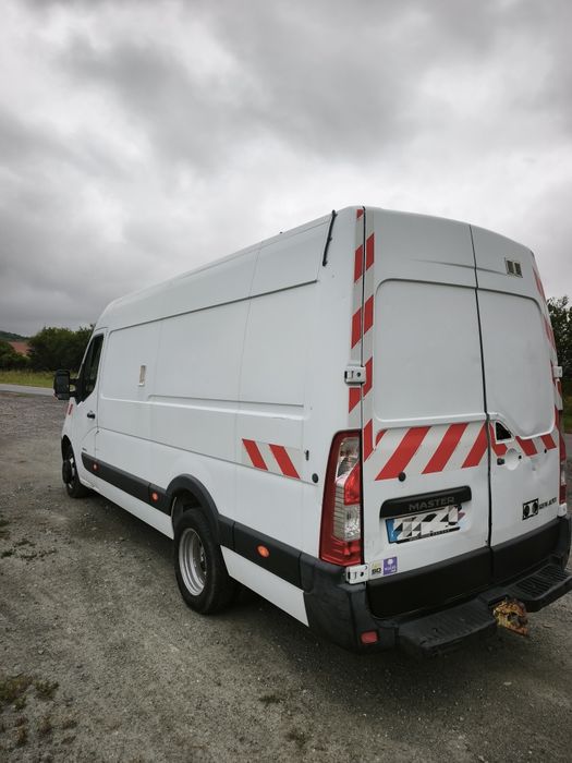 Renault Master Automat 6 osobowy 2.3d 150 km  Hak 3500  na bliźniaku