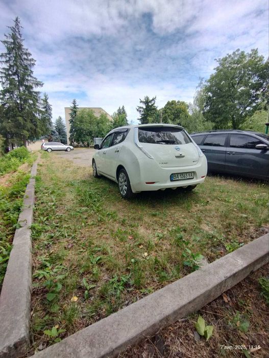 Продам Nissan Leaf 2014.