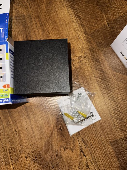 kinkiet scienny led 12 w czarny nowy