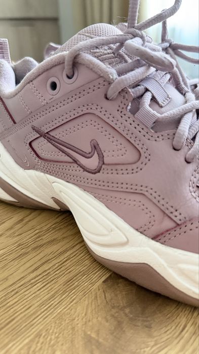Кросівки Nike tekno жіночі оригінал 38 (24 см), демісезонні, шкіра