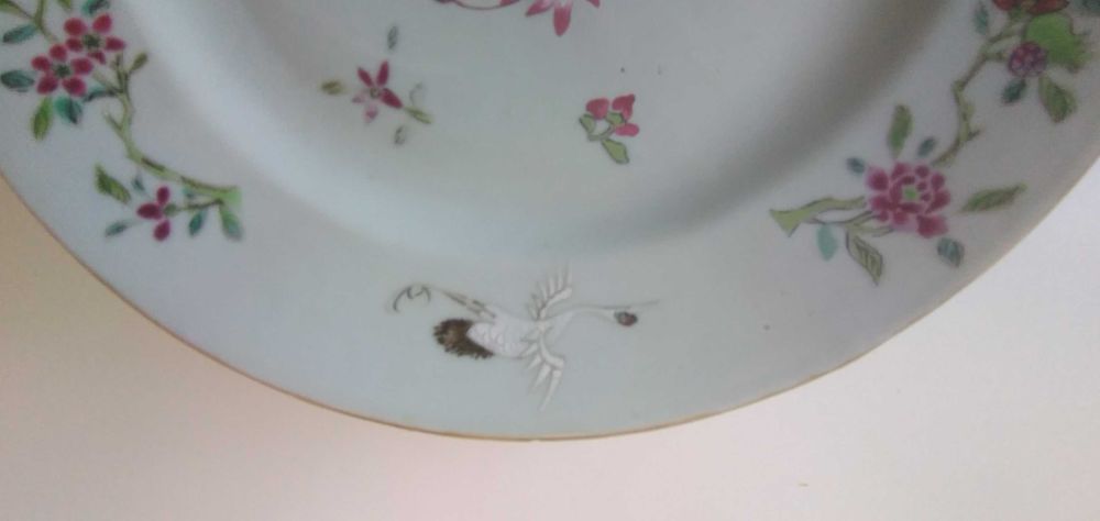 Prato Comp.Índias Família Rosa decorado com Grous Bianco Sopra Bianco