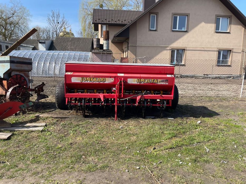 Сівалка дискова причіпна навісна Simulta 2.5 м з міндобривом сошникова