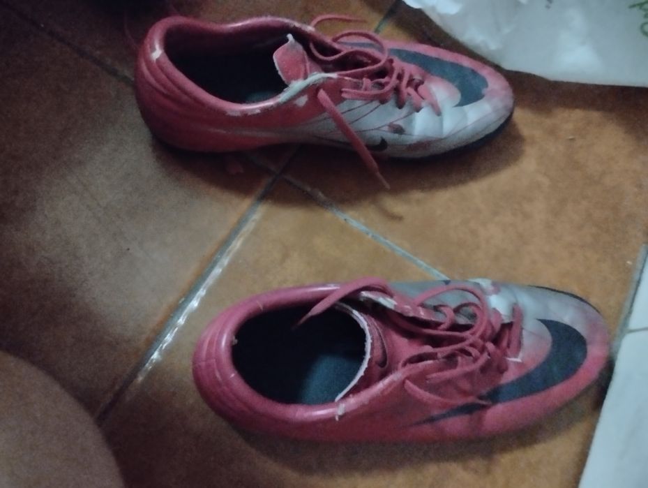 Chuteiras número 43