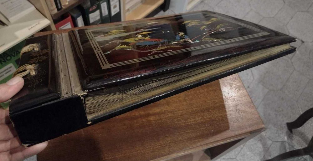 Caixa de música e álbum de fotos rara "Madrepérola"