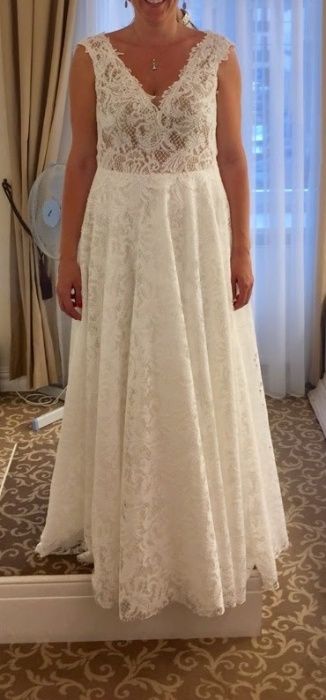 Suknia ślubna w rozmiarze 42/44