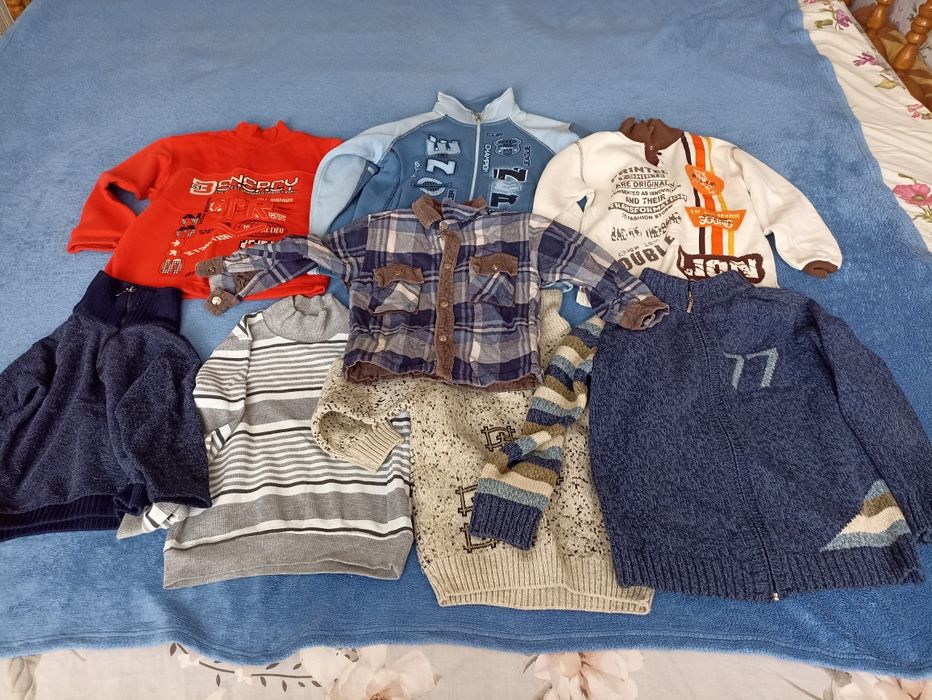 Дитячі вживані сведри і гольфи і спортивні кофти і   безрукавки