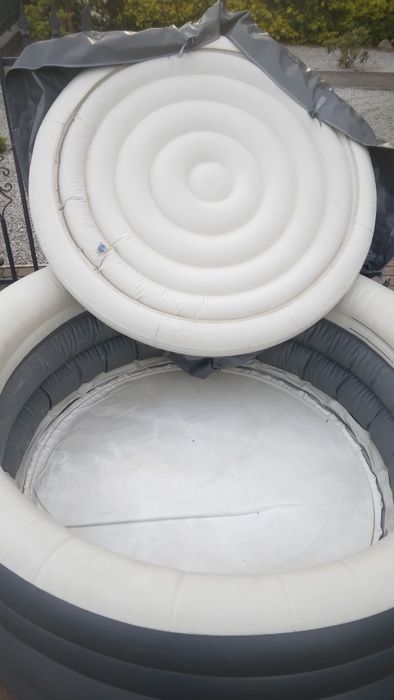 Basen jacuzzi INTEX  niecka do jacuzzi Intex Pokrywa do jacuzzi Intex PureSpa