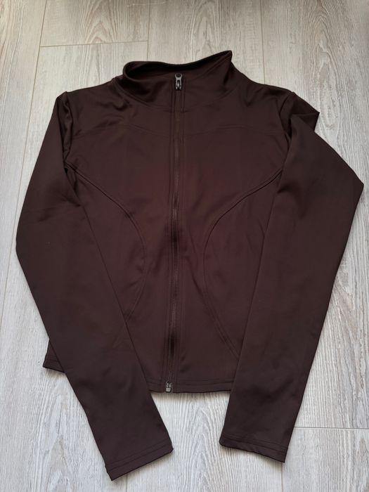 Спортивна кофтинка