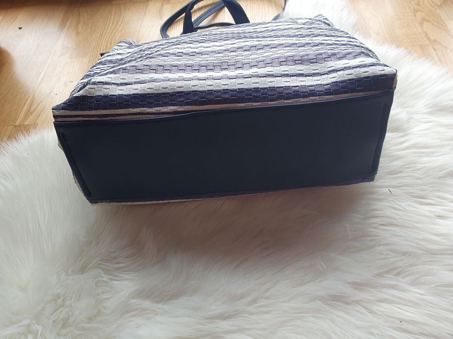 Niebieska torebka Pierre Cardin w stylu marynarskimi