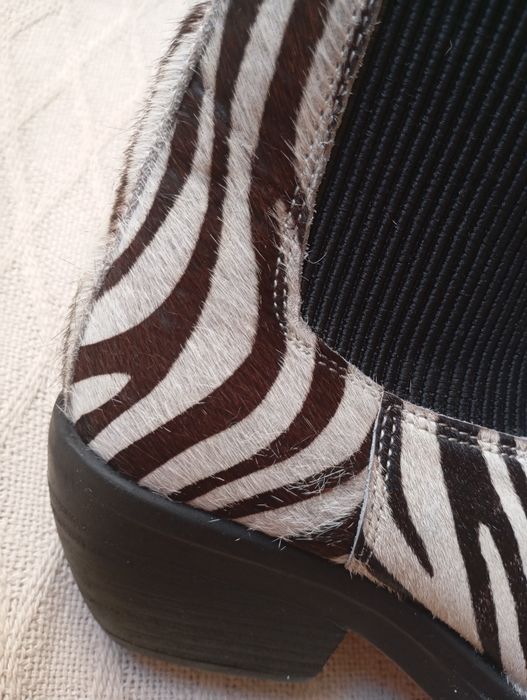 ASOS 39R skórzane botki zebra czarno białe kwadratowym noskiem