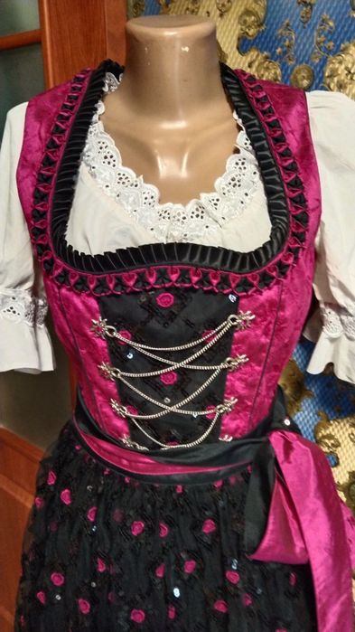 Платье баварское, новое. Размер 38 европейский.