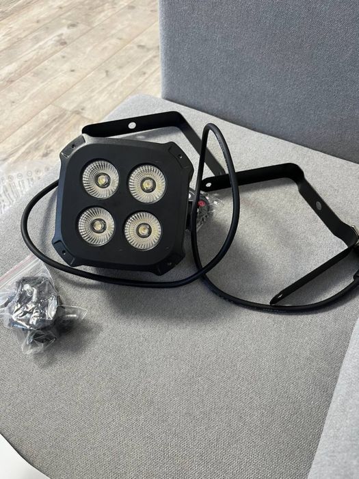 Новий світлодіодний прожектор LED Par 4 LED DMX Світломузика