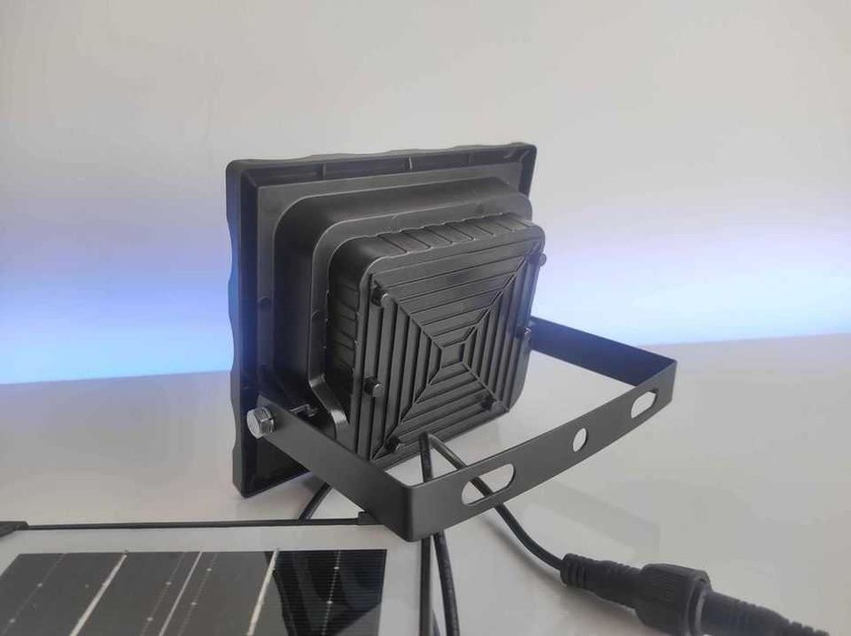 Holofotes 45W (com painel solar)