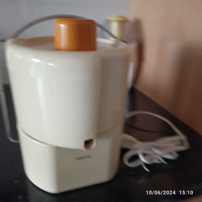 Máquina de fazer sumos naturais