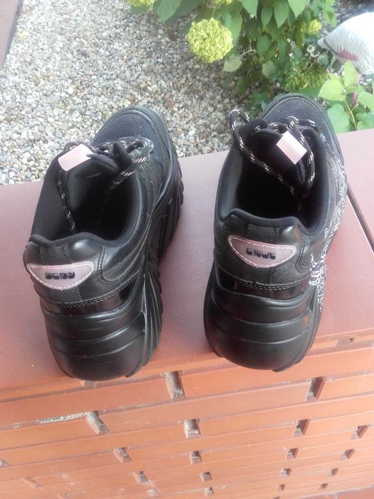 Buty Bershka na wysokiej platformie