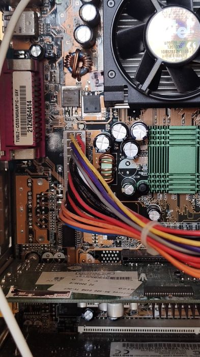 Płyta główna ASUS TUSL2-C,kultowy "Święty Graal" dla fanów komputerów retro