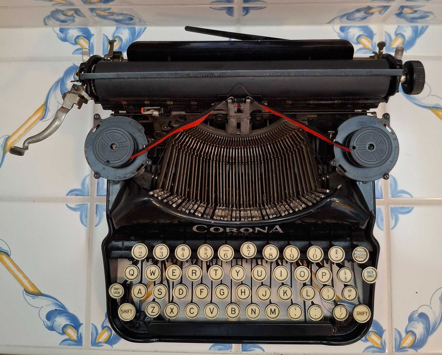 máquina de escrever antiga