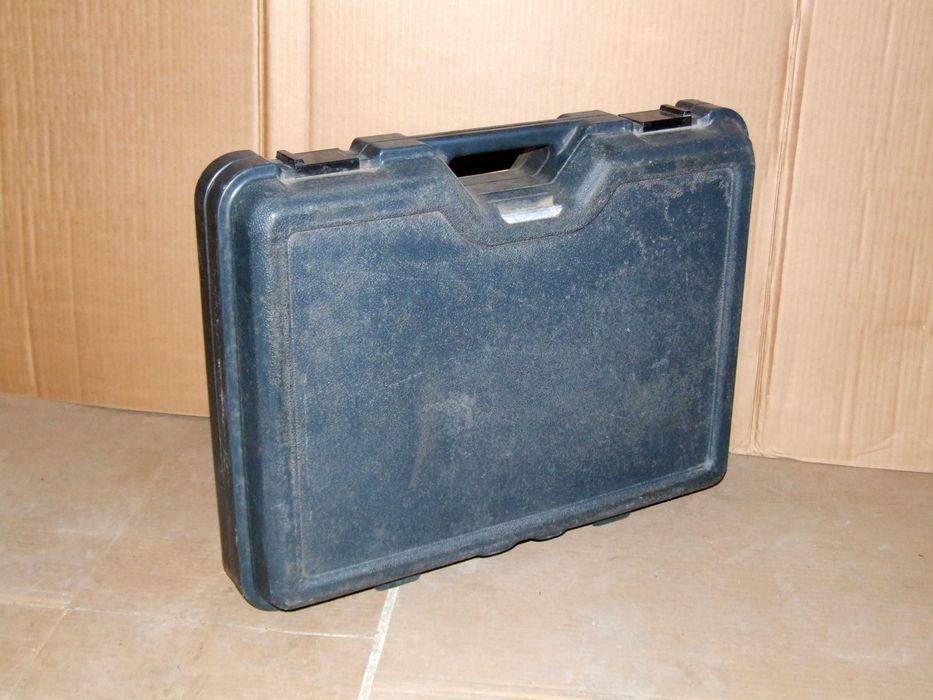 Walizka plastikowa 56 x 43 x 13