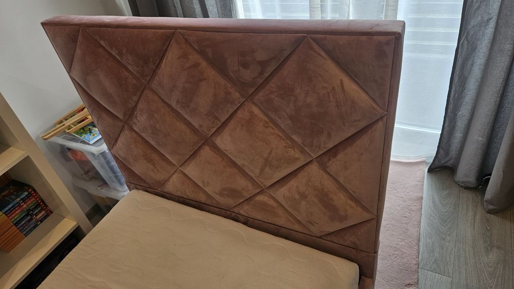 Łóżko welurowe różowe tapicerowane 80x200