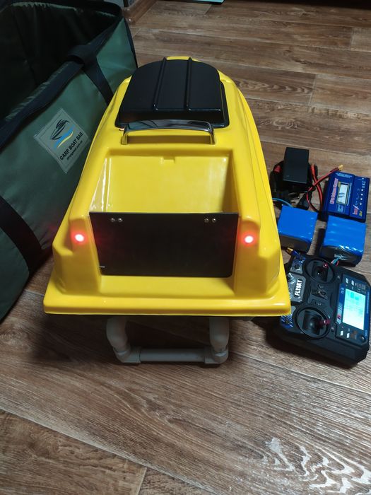 Кораблик для рыбалки с Автопилотом и глубиномером!