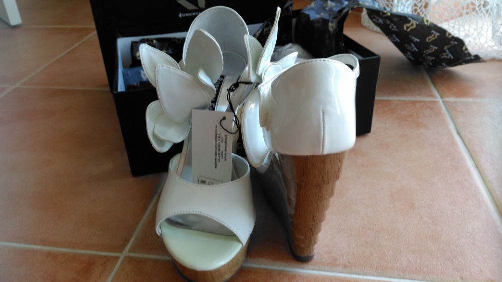 Sandália Roberta Farc