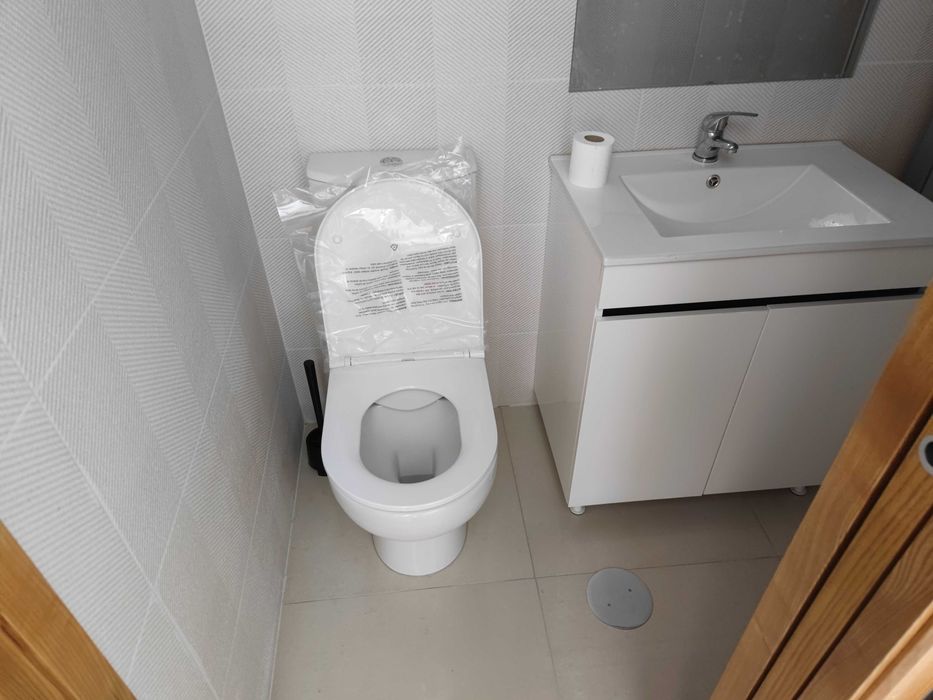 Quarto com WC - casa banho privado perto das Universidades (Permite deslocação a pé)