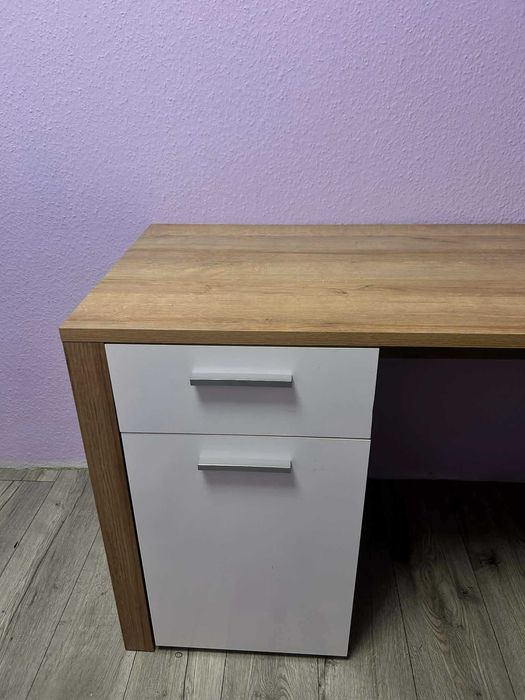 Biurko z szafką i szufladą