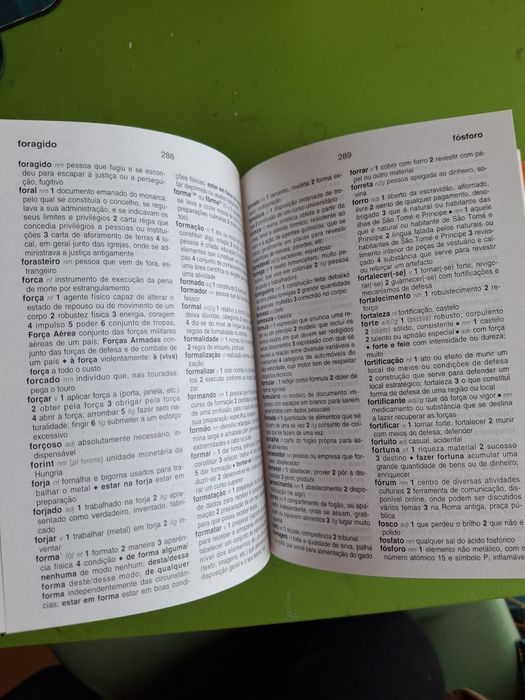 [DICIONÁRIO] Dicionário escolar de Língua Portuguesa