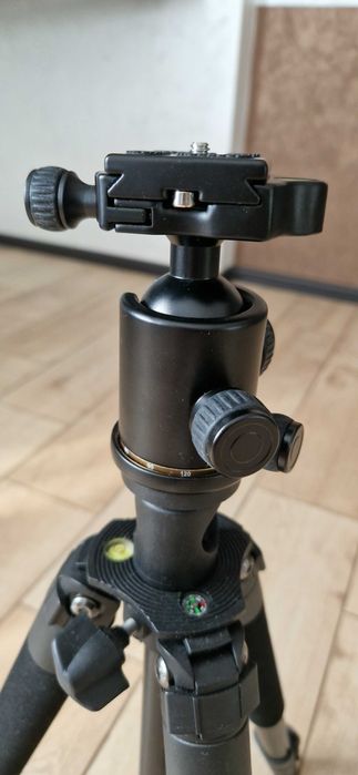 Штатив для фото/відео 2м висотою + кулькова головка QZSD-02