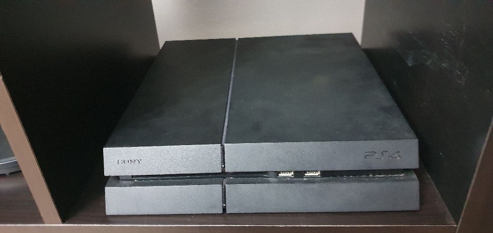 Playstation 4  1tb com gta IV
