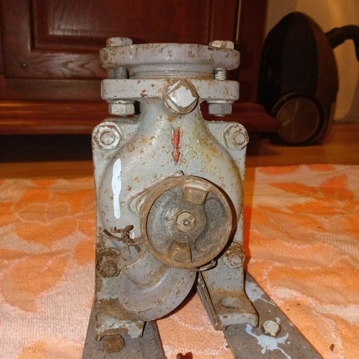 Pompa próżniowa typu S-12-0,4-1 z roku 1984