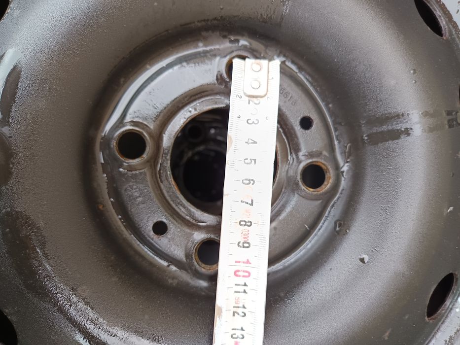 Vendo 4 pneus com jantes 185/65R15