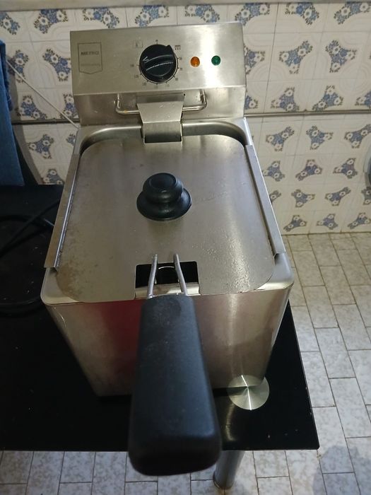 Fritadeira 8L com torneira