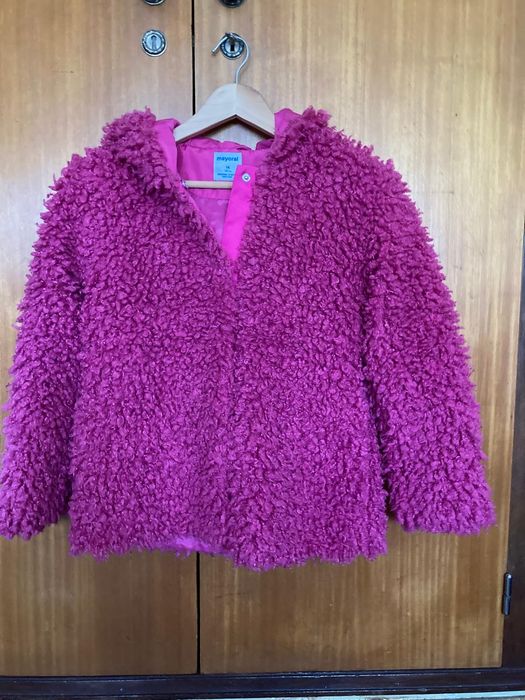 Várias peças de roupa