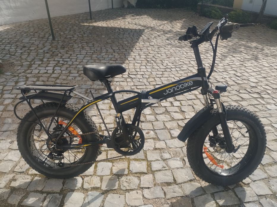 Bicicleta elétrica dobrável