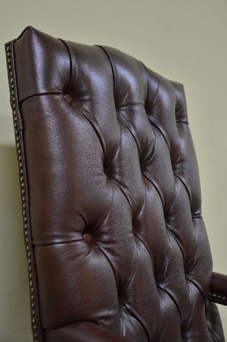 Fotel Obrotowy Chesterfield wykończenia czarne