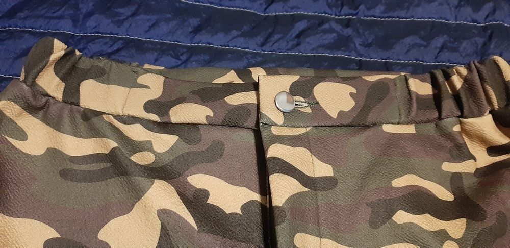 Calças verde camufladas