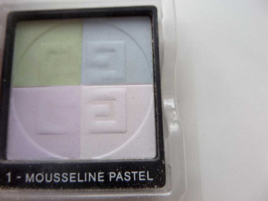 Givenchy puder prasowany Prisme Libre 1 Mousseline Pastel