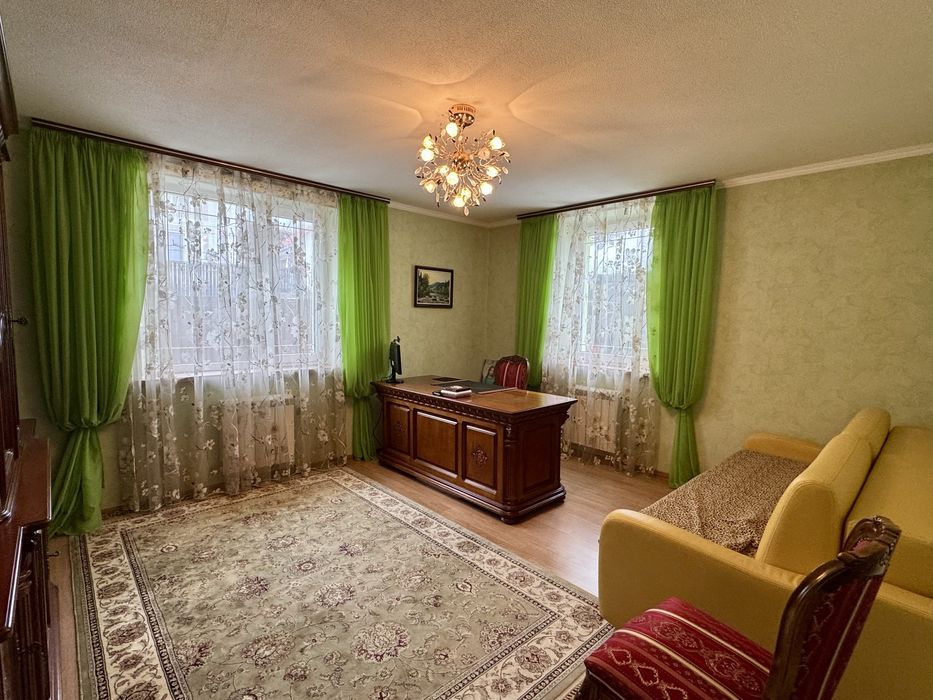 Будинок, 4- кімн, вул. Заставнянська (р-н Фільмобази)