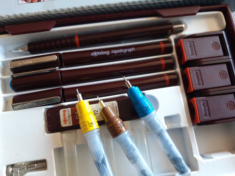 Caixa ROTRING College set com pen-station.