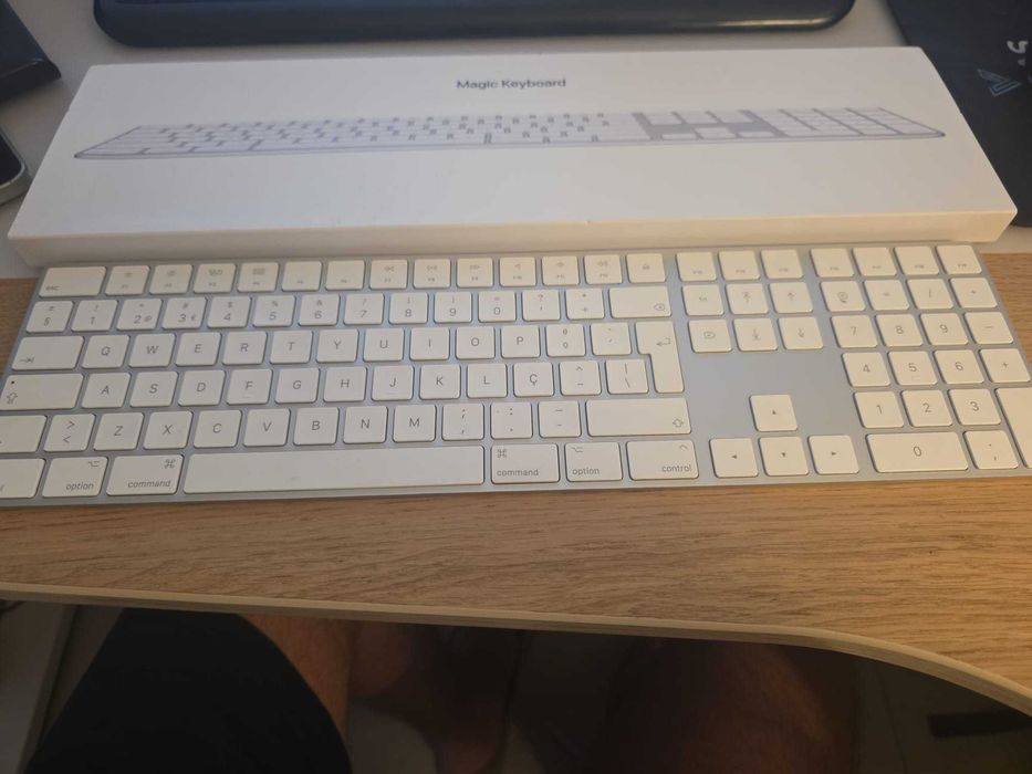 Apple Magic Keyboard com teclado numérico