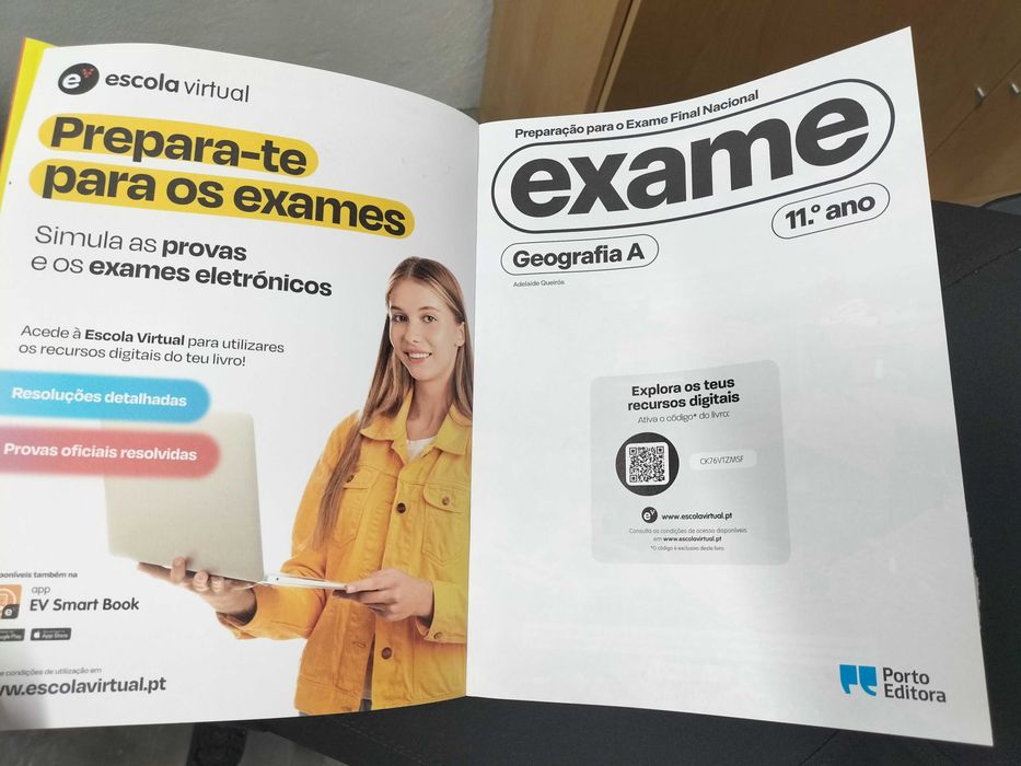 Livros de preparação Exame Nacional 11 ano Filosofia e Geografia