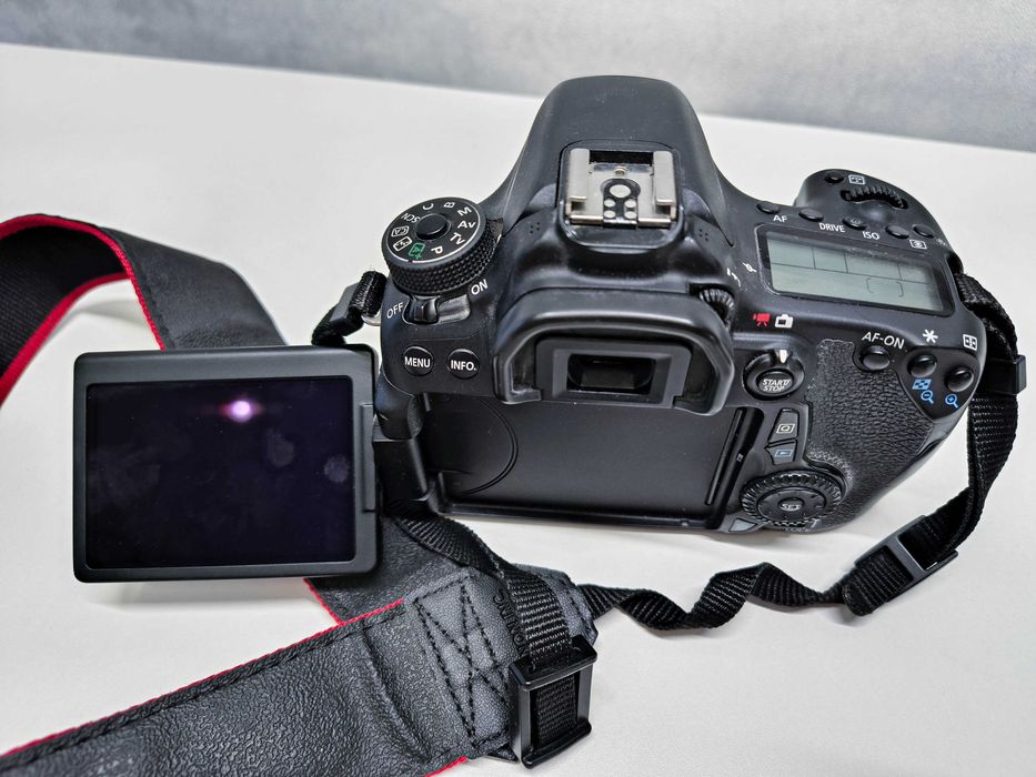 Фотоаппарат Canon EOS 70D ИДЕАЛ 20.2 МП body DSLR камера зеркальная