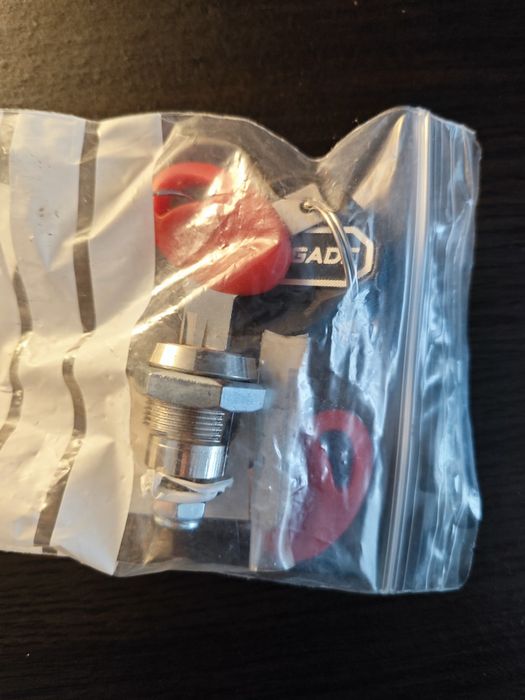 UM Renegade Sport S Vegas Edition