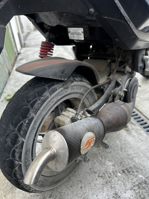 DESPACHAR: 2 scooters Benelli 49x (1 a andar + outra para peças)